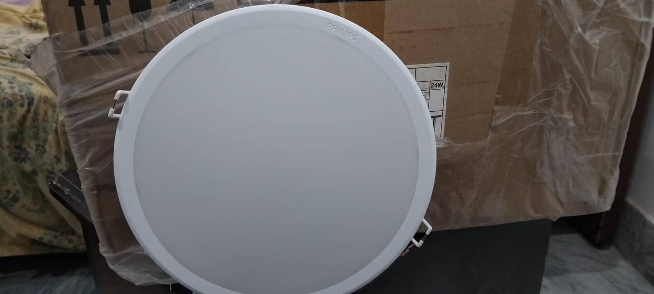 PHILIPS LED DOWN LIGHT 2