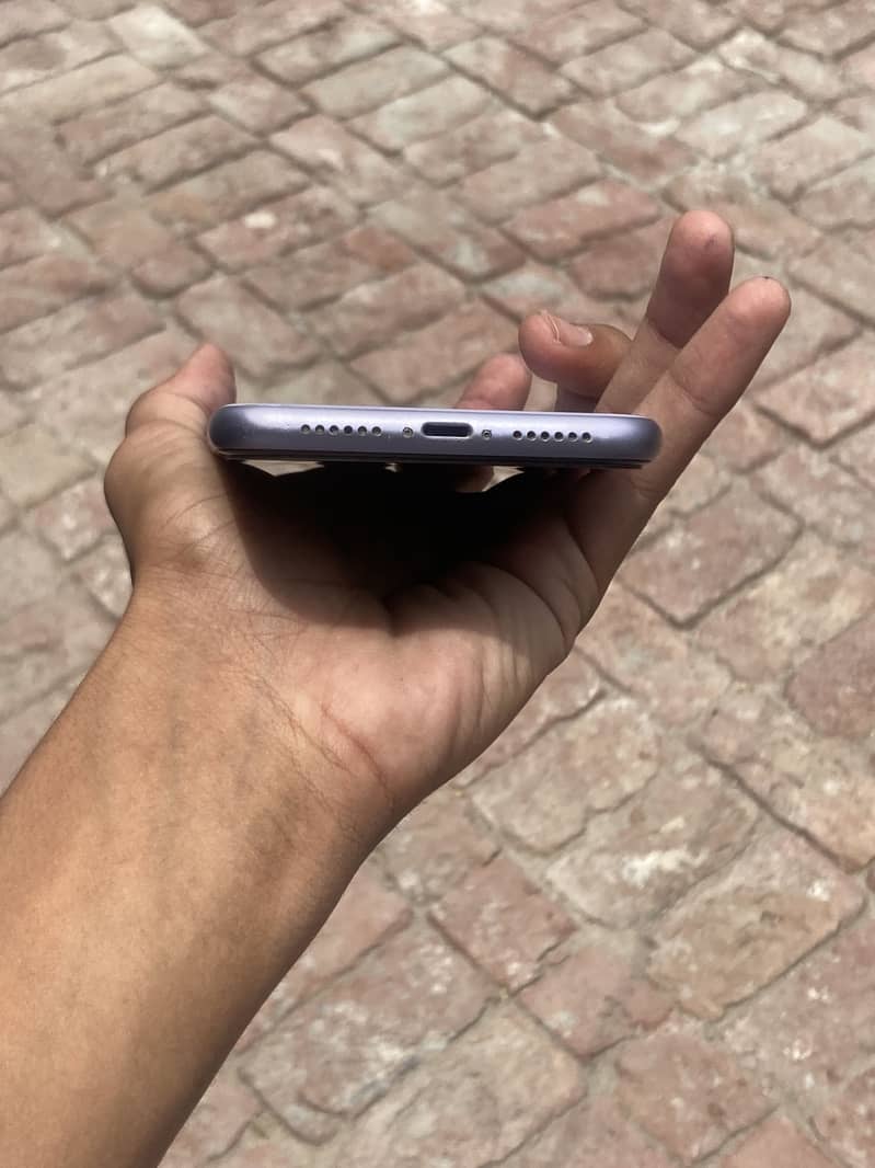 Apple iPhone 11 8
