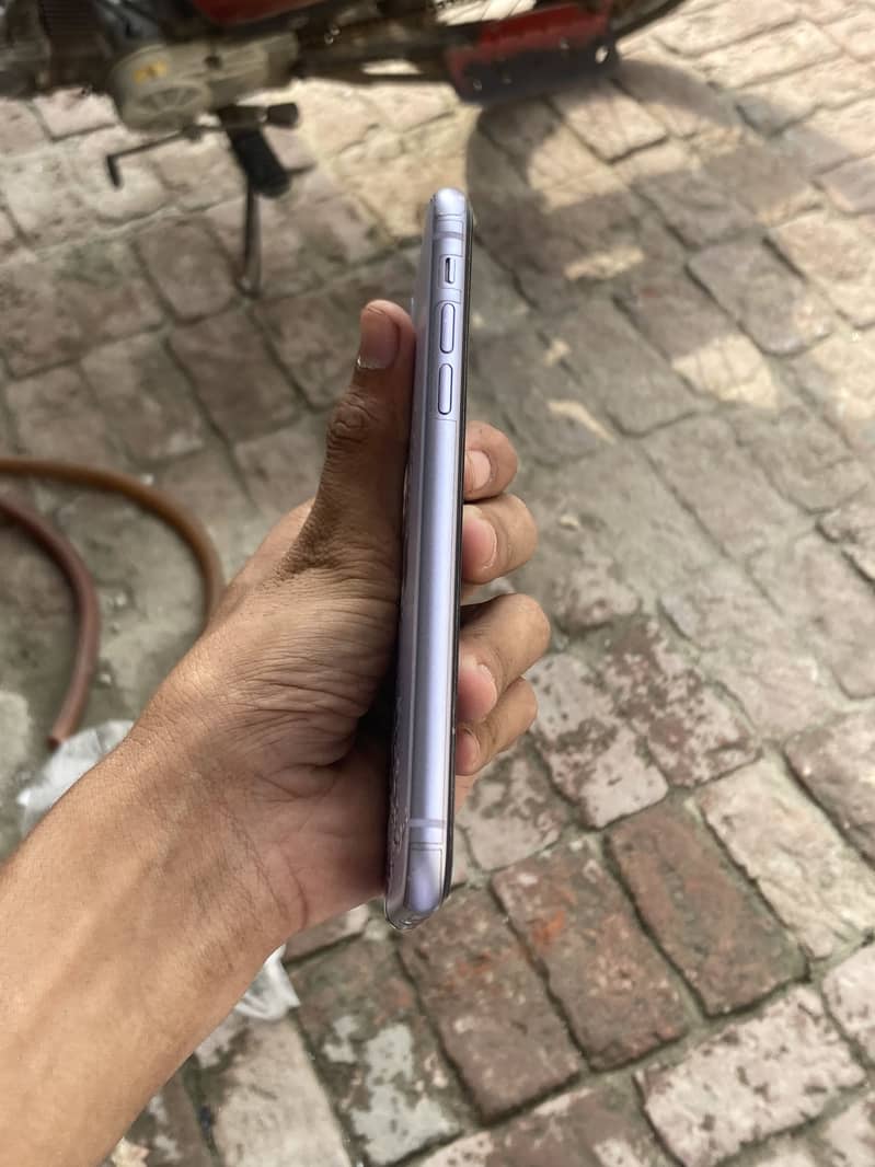 Apple iPhone 11 9