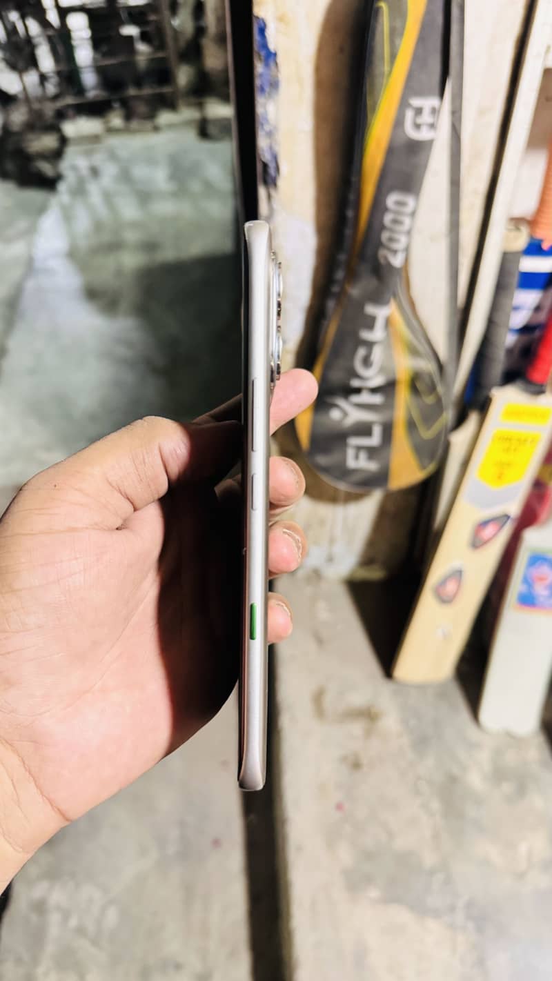 Infinix Note Edge 5G 4