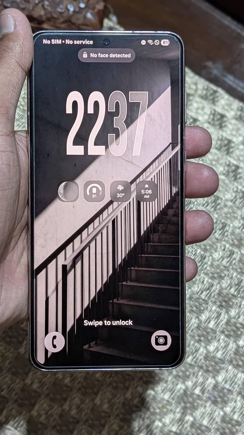 Samsung Mobile S21 Plus 1
