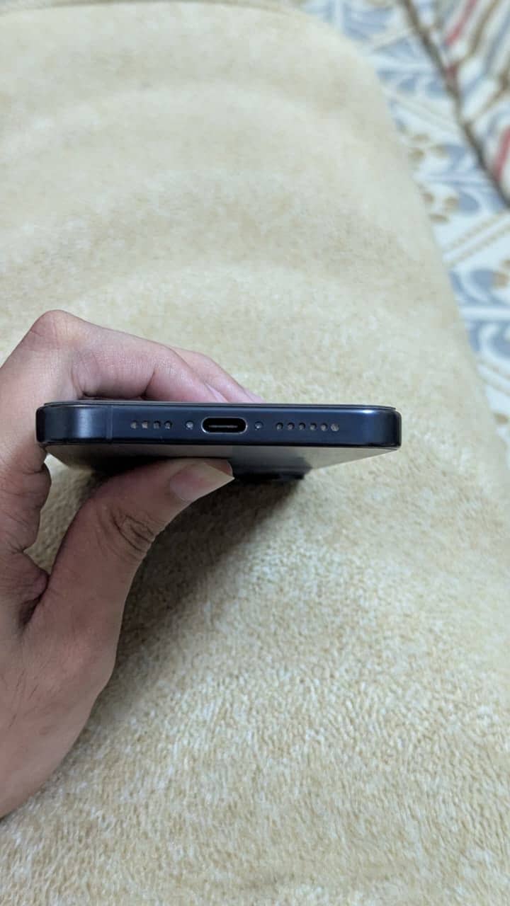 Apple iPhone 15 Pro Max 5