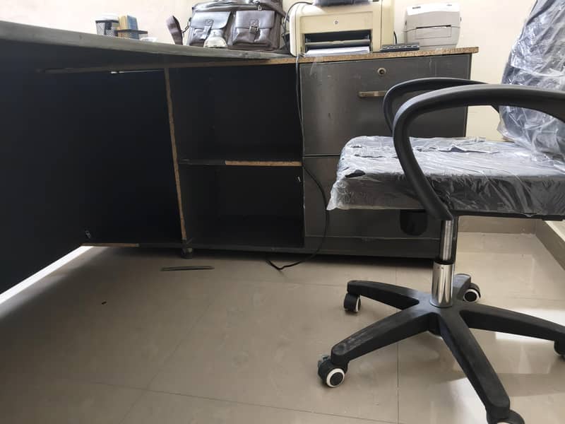 L shape table 2