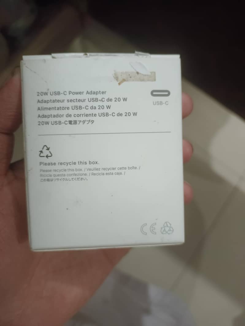 iPhone 20 watt adopter 0
