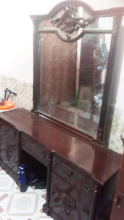 Dressing Table (Chanyoti)