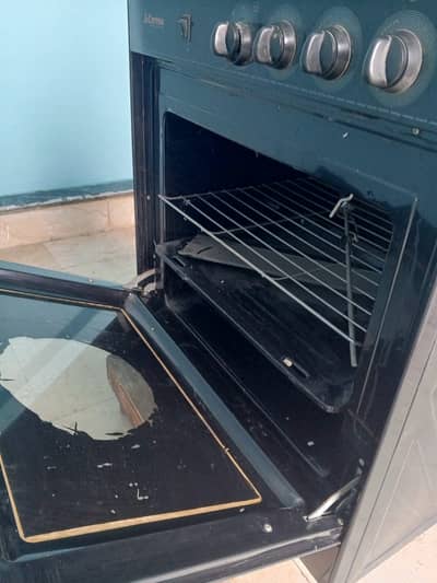 Corona 3 Burners Metal Top Cooking Range C47
