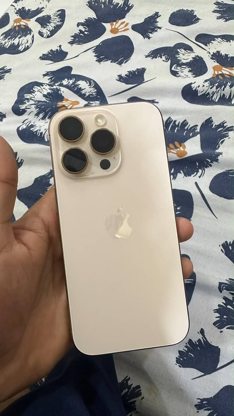 Apple iPhone 16 Pro 4