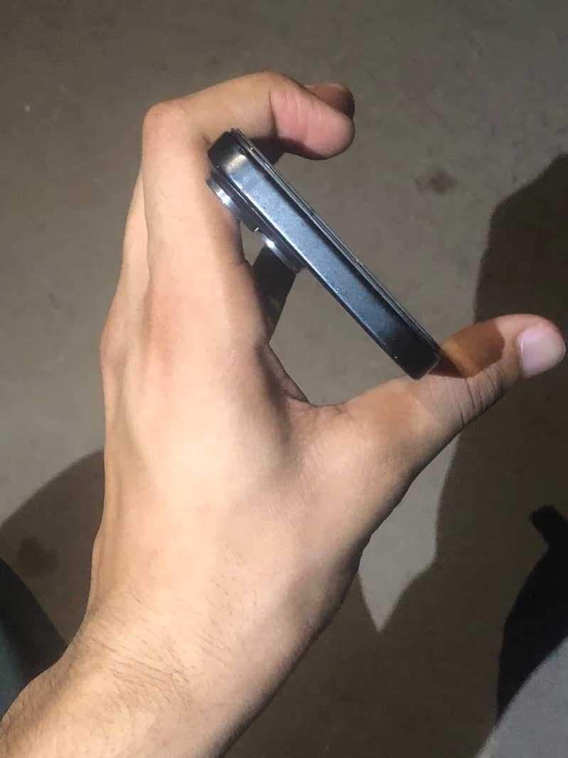 Apple iPhone 15 4
