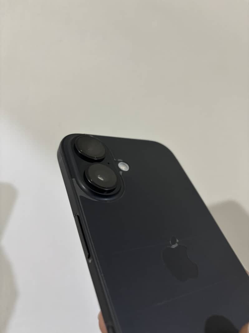 Apple iPhone 16 jv 1