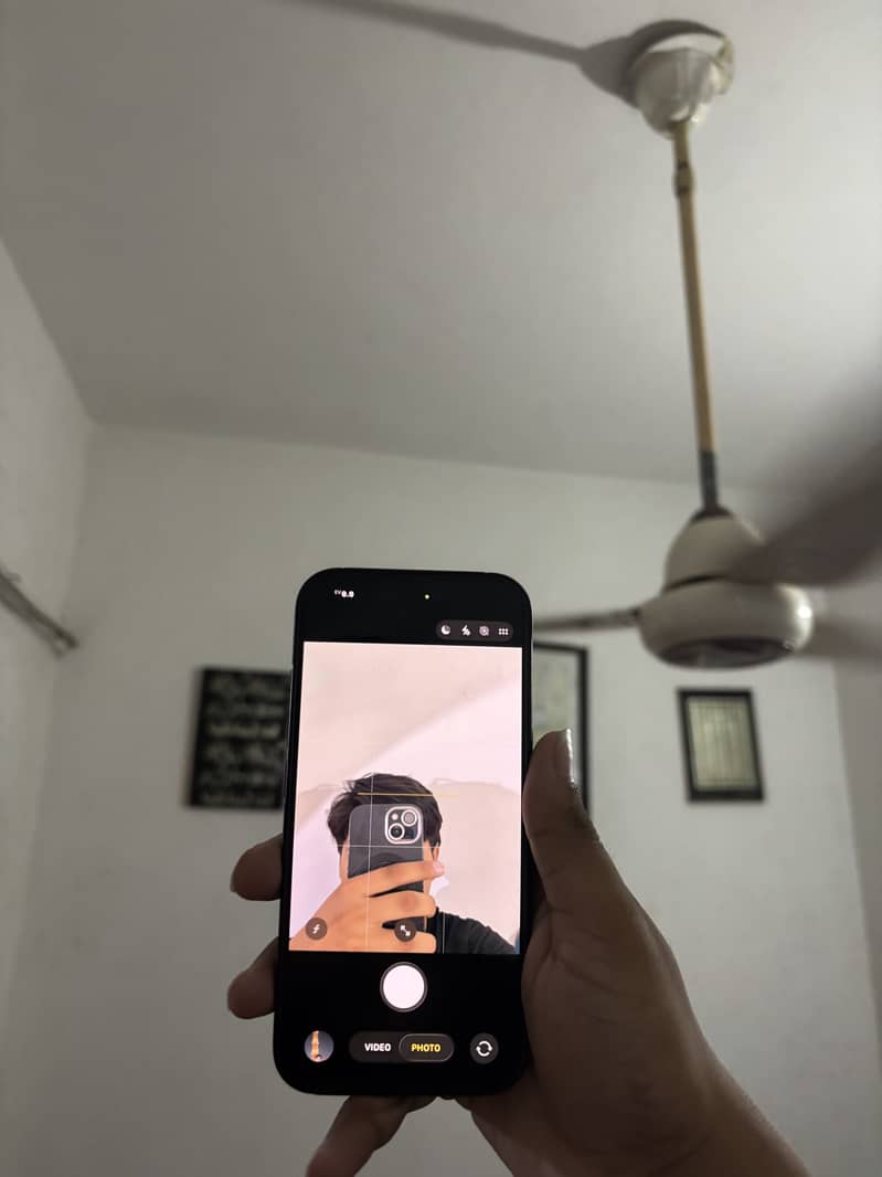 Apple iPhone 16 jv 9
