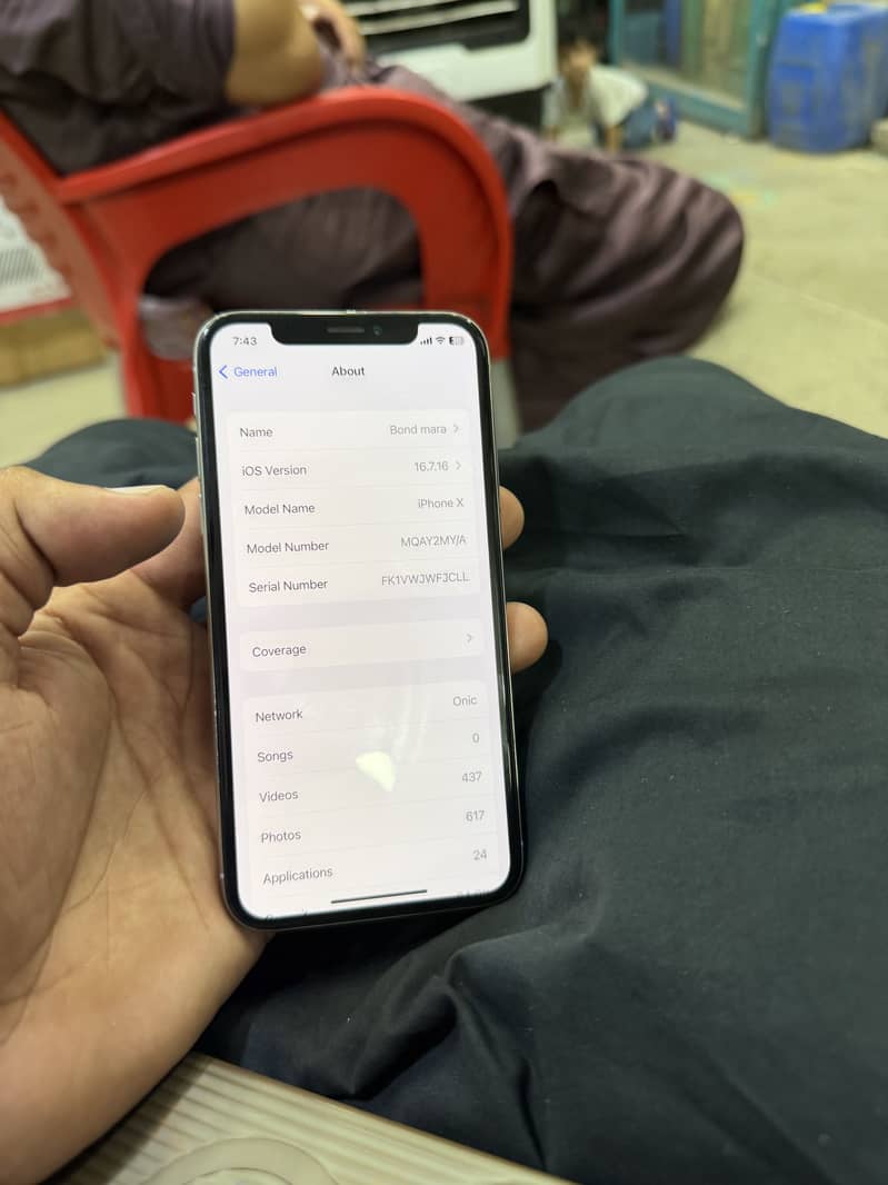 Apple iPhone X 3