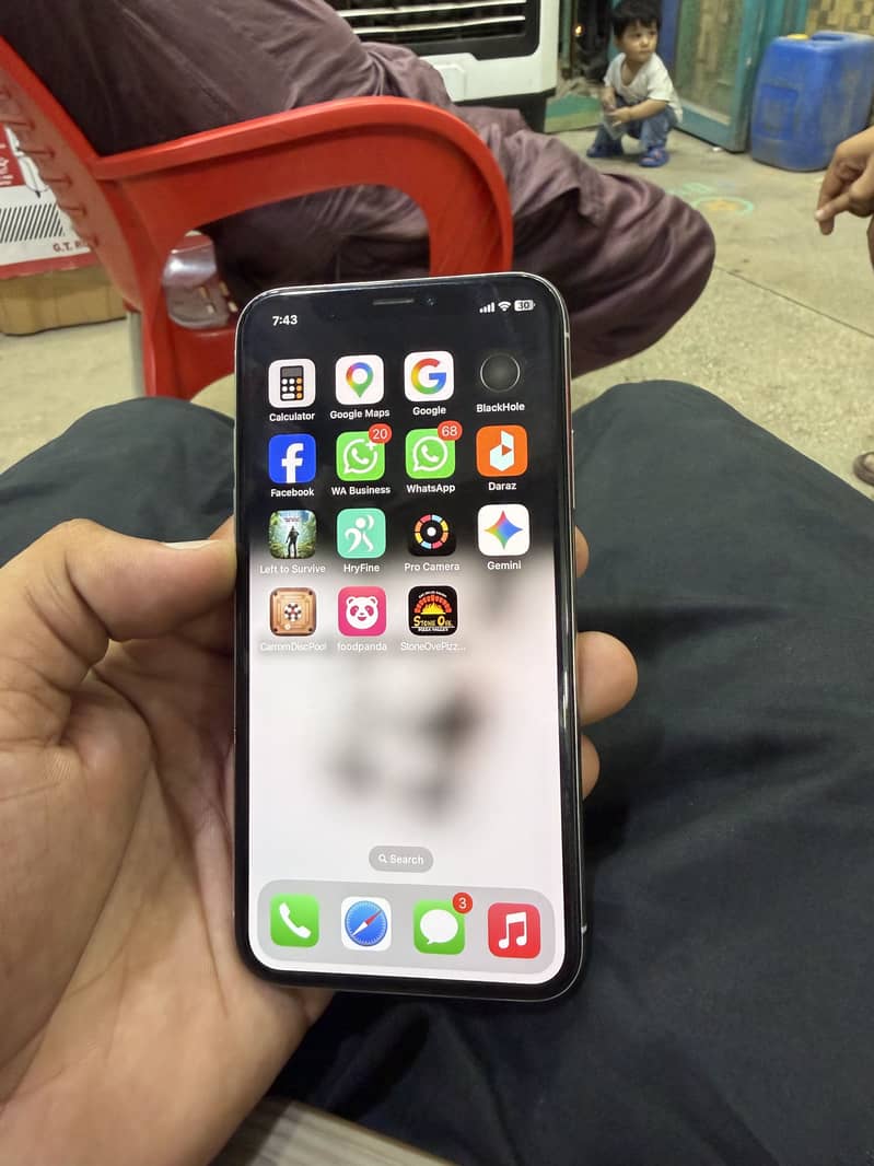 Apple iPhone X 5