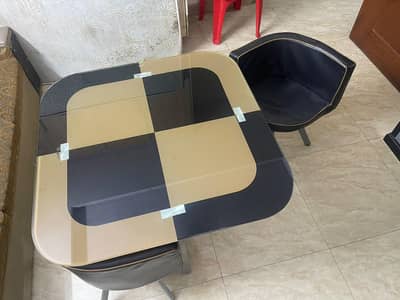 4 seater Dining table