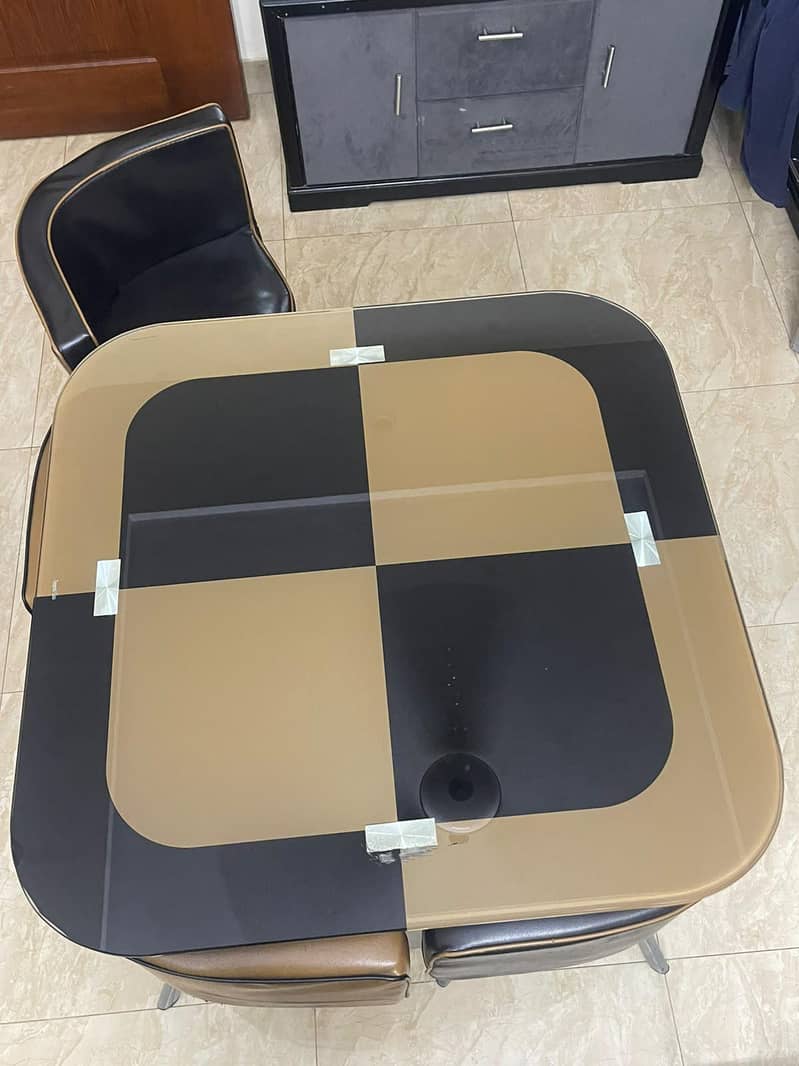 4 seater Dining table 5