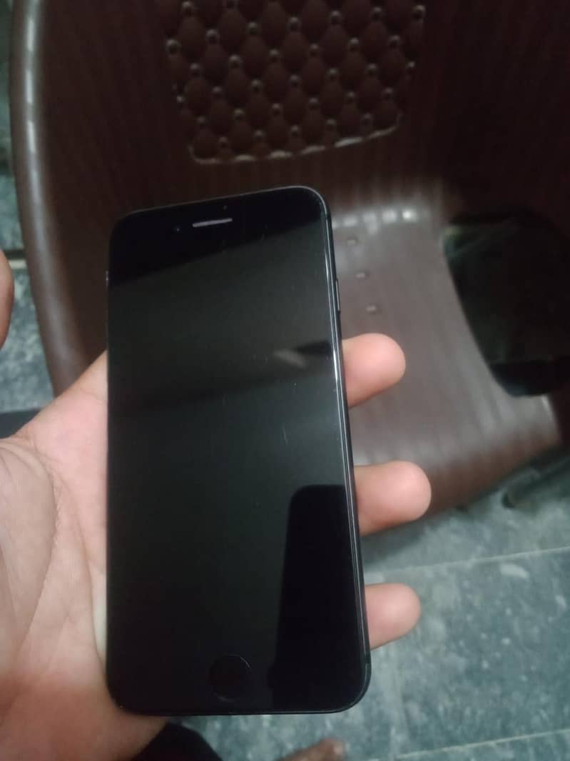 Apple iPhone 8 5