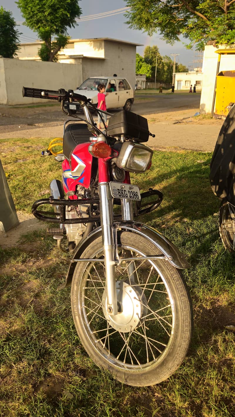 CG 125 Motorcycle 0
