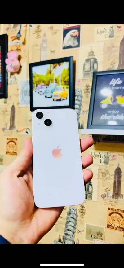 Apple iPhone 13