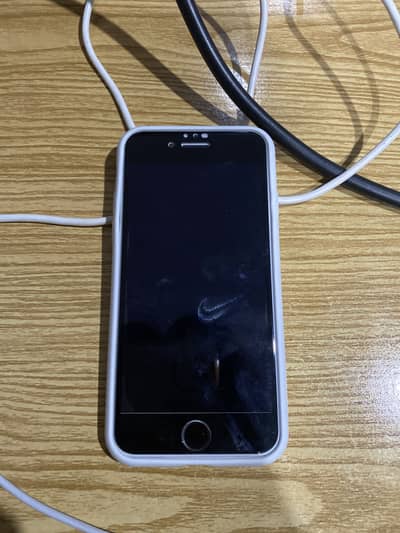 Selling iphone 7 pta approved 
