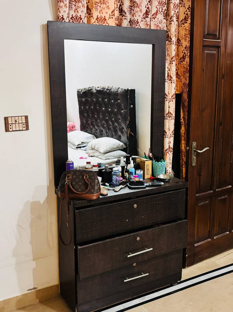 Bed room sets 4