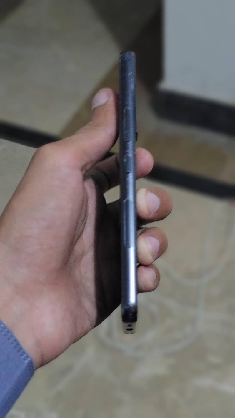 Samsung Mobile S22 2