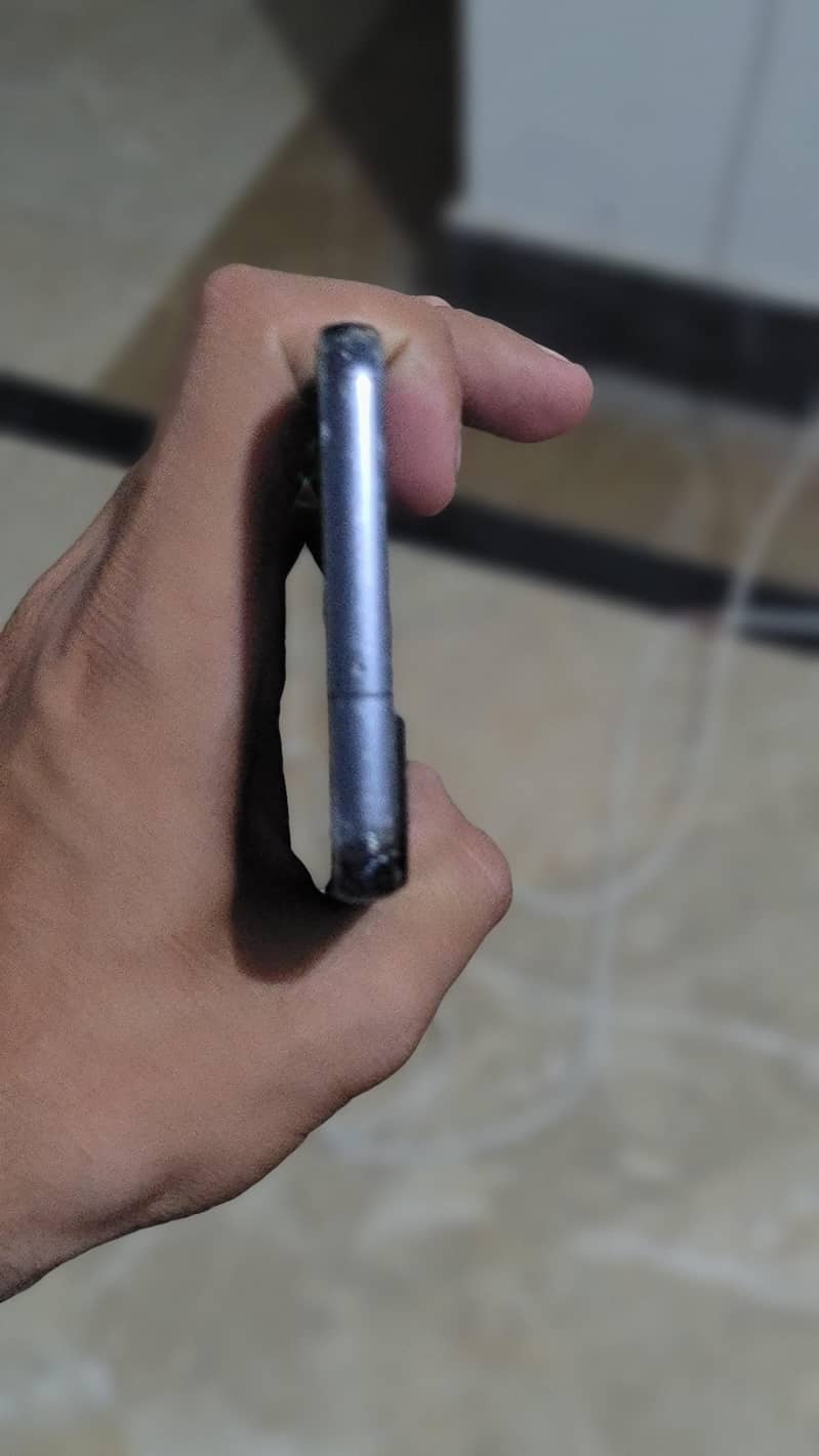 Samsung Mobile S22 3