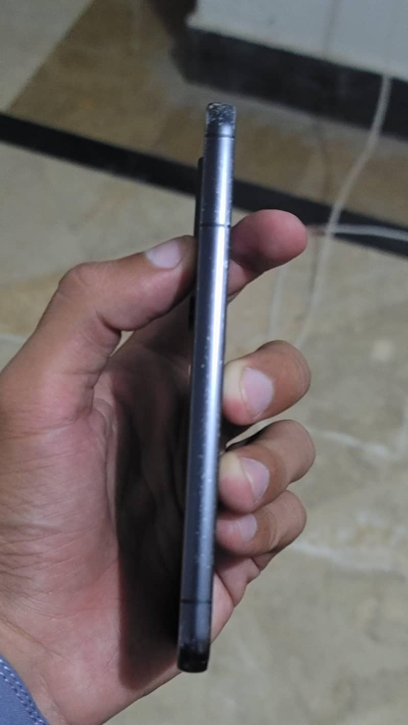 Samsung Mobile S22 4