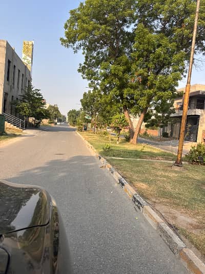 15 Marla VIp plot at Double Road
