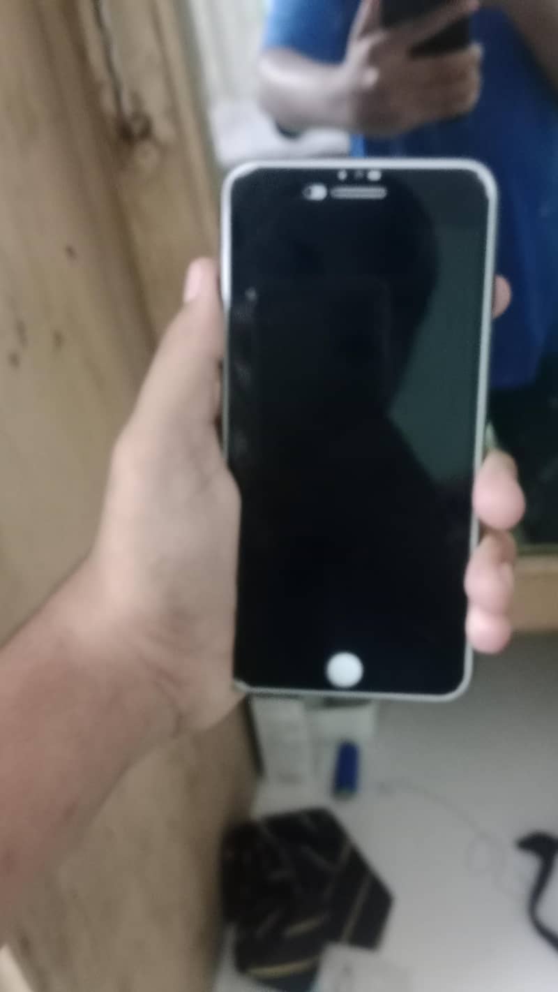 Apple iPhone 7 Plus 4