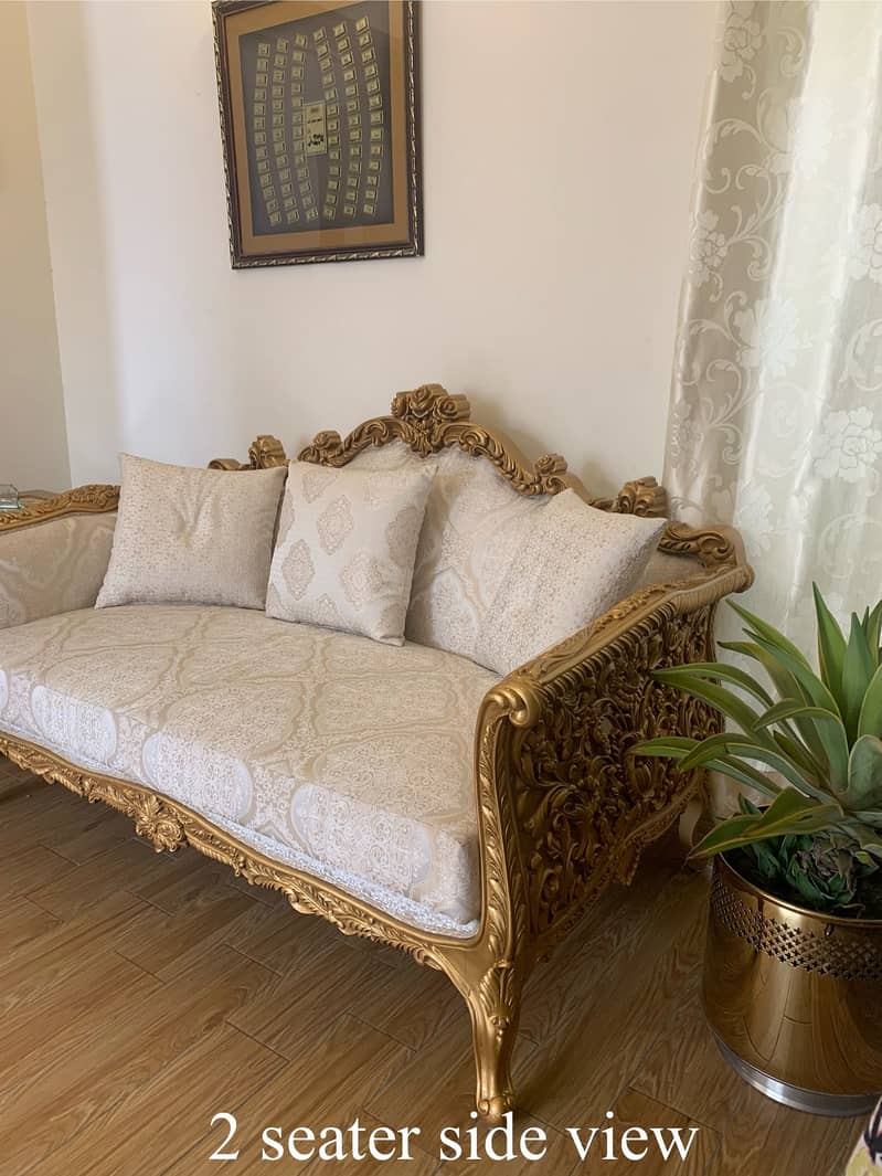 Luxurious sofa set 7 seater 4