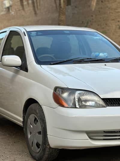 Toyota Platz 2000