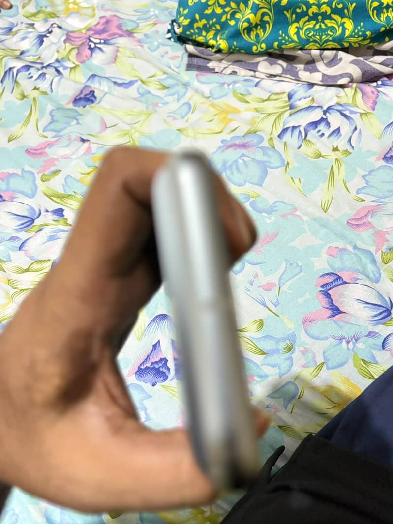 Google Pixel 8 2