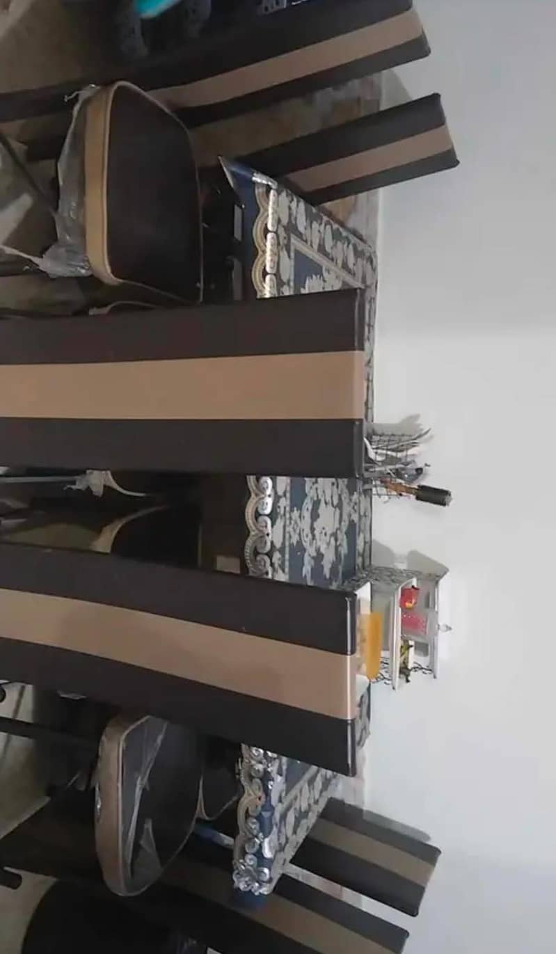 DINING TABLE 2