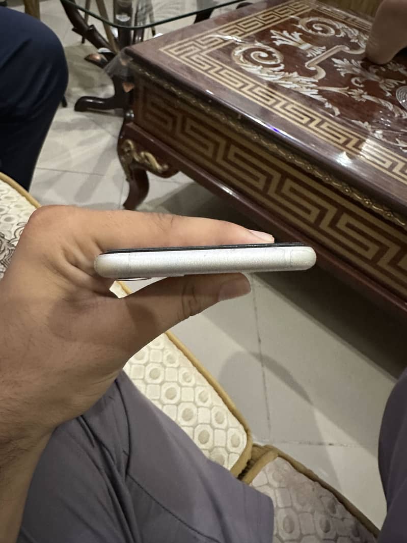 Apple iPhone 11 5