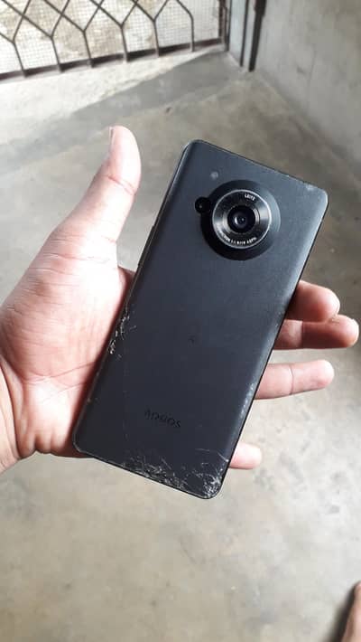 Sharp Aquos R7