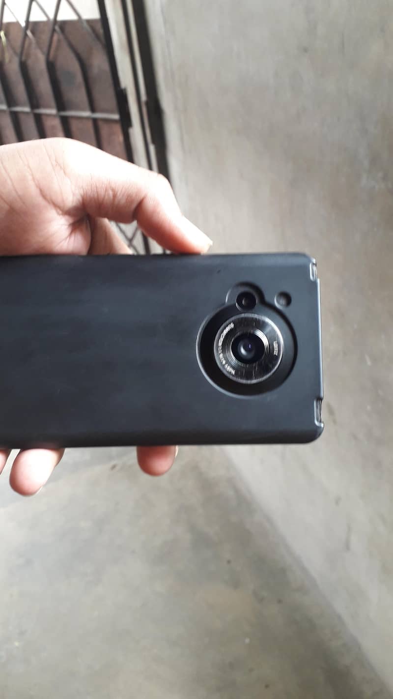 Sharp Aquos R7 Official PTA Approved 3