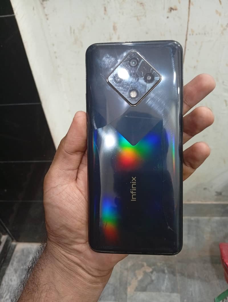 Infinix Zero 8 1