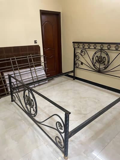 iron bed and dressing table and almaari