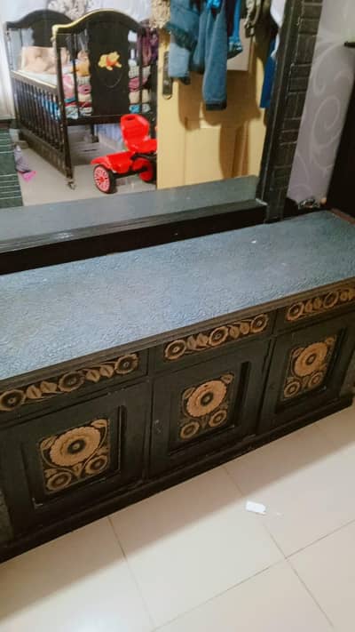 I Want To Sell My Dressers And Side Tables Of Bed