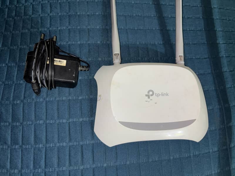 TP-LINK ROUTER 1