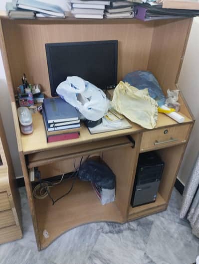 Computer + Reading table