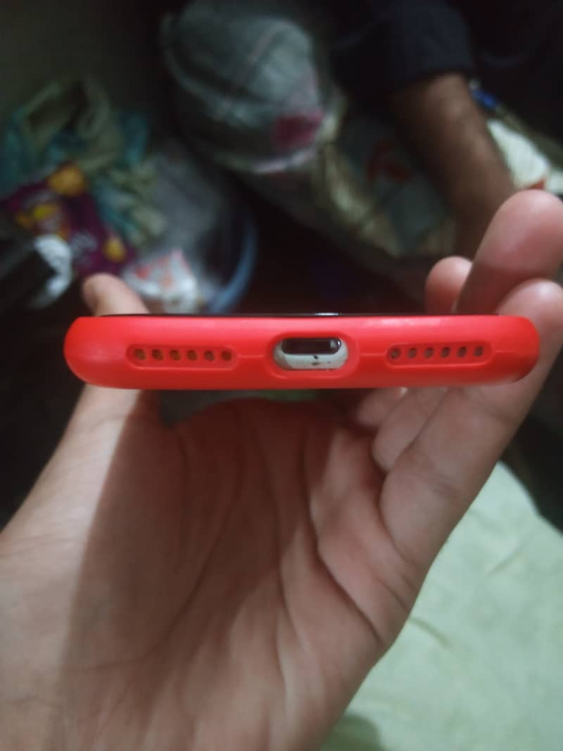 Apple iPhone 8 3