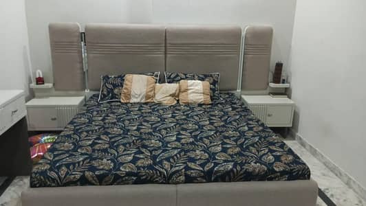 modern king bed with two side table