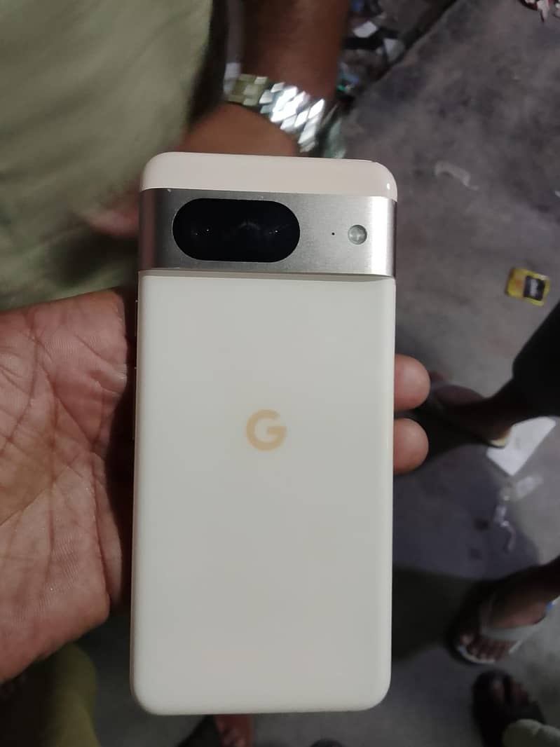 Google Pixel 8 5