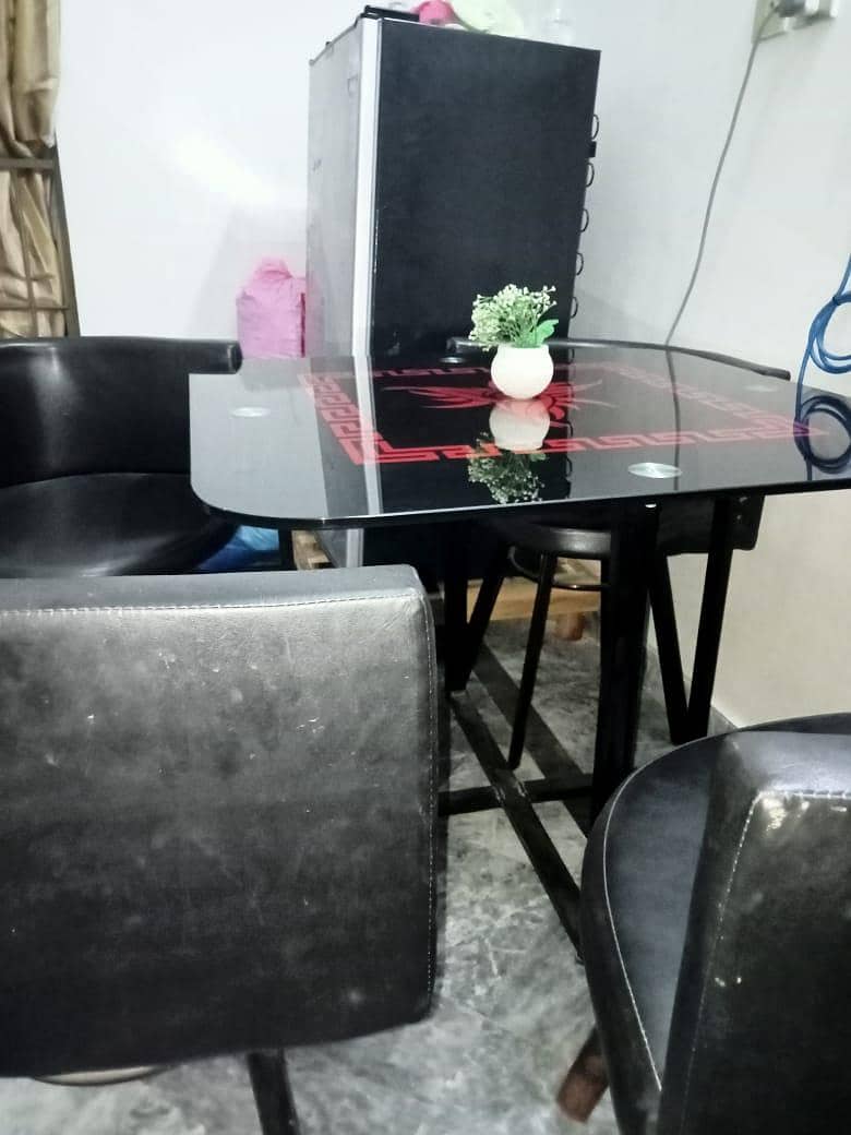 dinning table 0