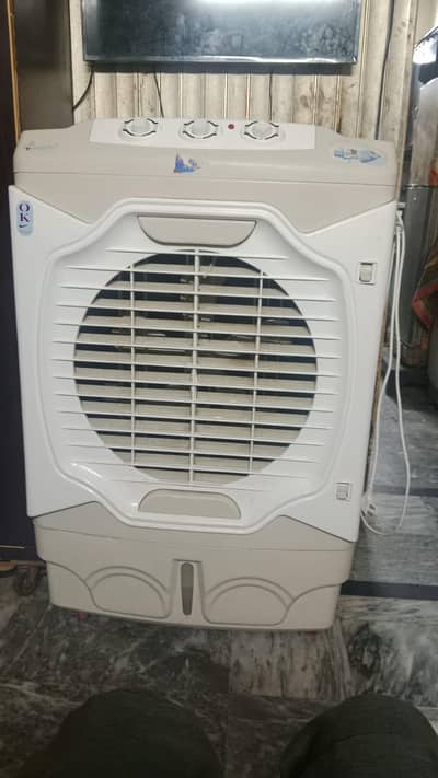 super asia air color new condition 2 Saal warranty 03249472468