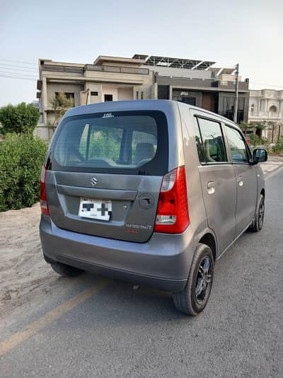 Total geneion Wagon r vxl 2015 in bahawalpur 0304.7141558