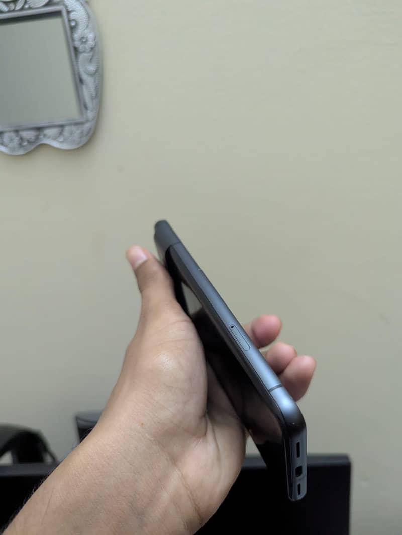 Google Pixel 8 4