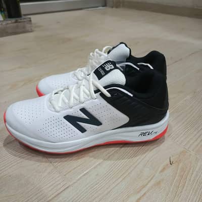 New Balance CK4030L4 Cricket Spikes - Brand New (Size 10 UK)