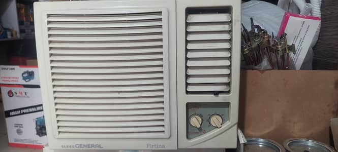 Japanese 0.75 ton AC just like new up for sale
