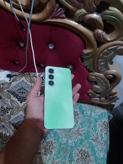 hot 60i. 6gb 128 gb